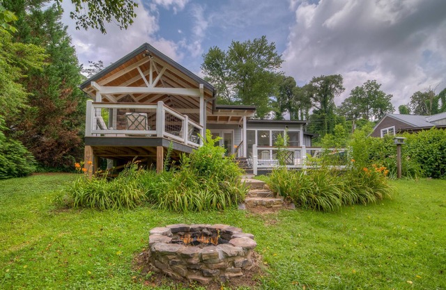 Casa recientemente actualizada en el río Toccoa cerca del centro con aire acondicionado central y WiFi