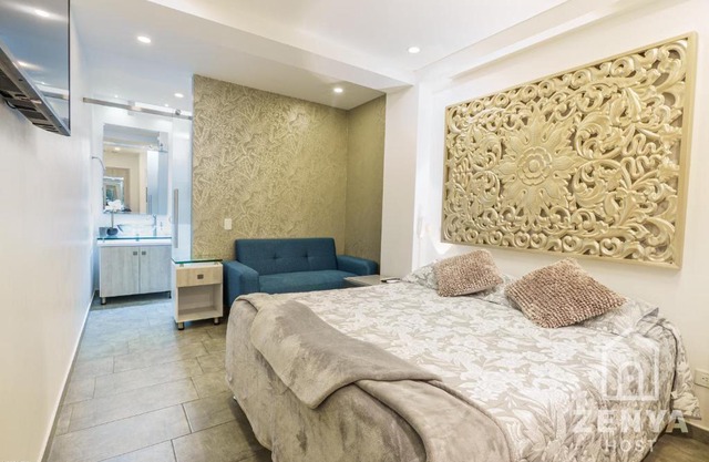 Recovery house by Zenya Host