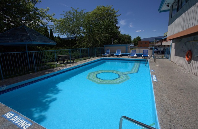 Recreation Inn & Suites