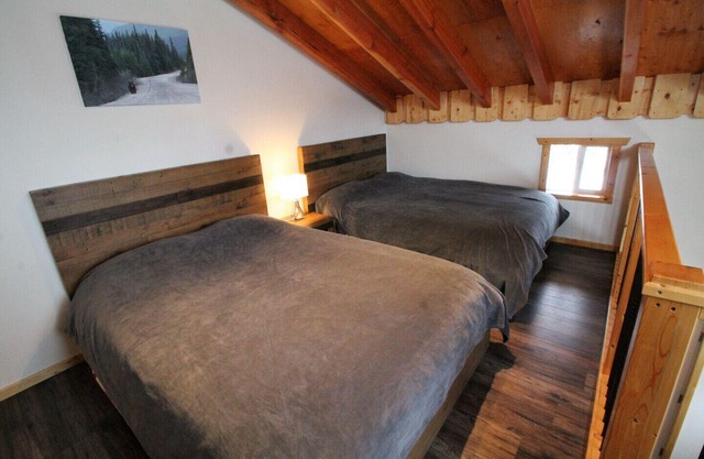 Red Cariboo Resort - un nuevo destino de vacaciones en Canadá BC - Apartamento con vista al jardín (1)