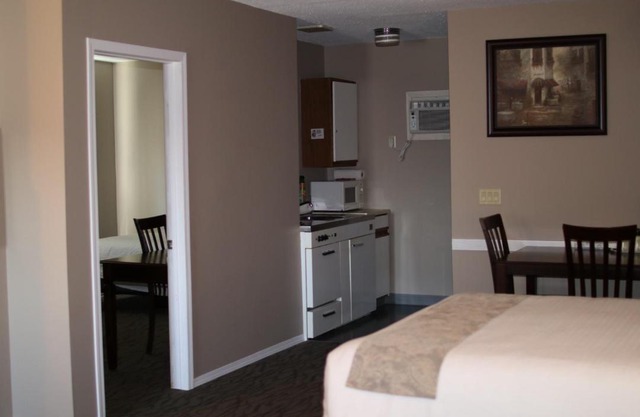 Red Coat Inn Motel