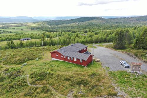 Red Cross Cabin, Spacious mountain lodge