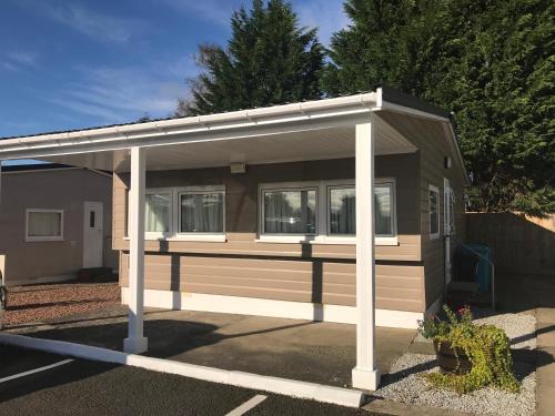 Red Deer Village Holiday Park - 2 Bedroom, Self-Catering Chalet