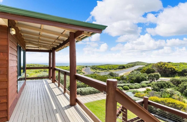 Red Door - Enjoy Exclusive Front Row Sunsets from the Balcony & Walks to the Surf in Gnarabup