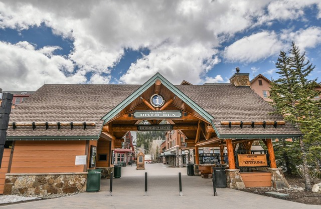 Red Hawk Lodge 2222