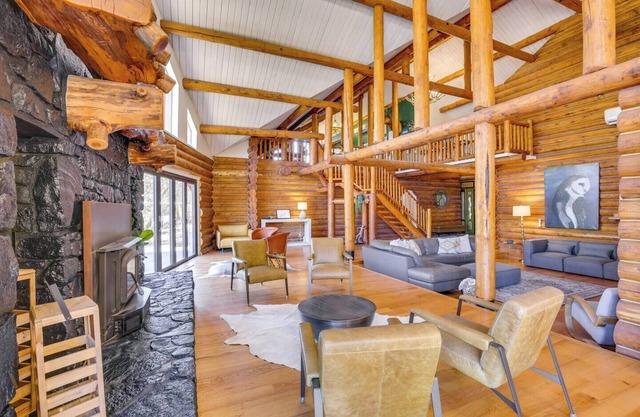 Red Hawk Ridge | Manzanita | SD Mag Design Winner, Red Hawk Ridge | Manzanita | SD Mag Design Winner
