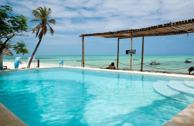 Red Monkey Beach Lodge
