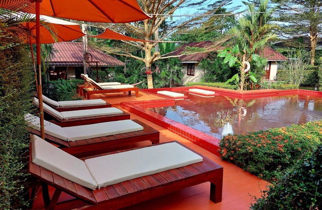 Red Moon Hideaway