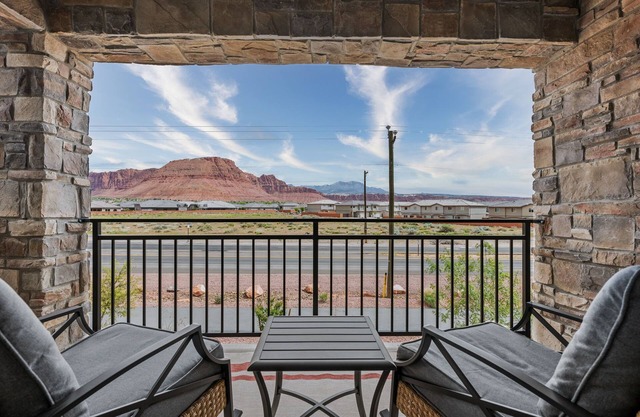 Red Mountain Views - Monthly
