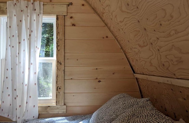 Red Oak Camping Pod