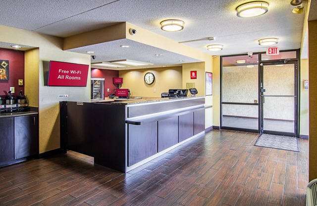 Red Oak Inn Detroit - Southfield