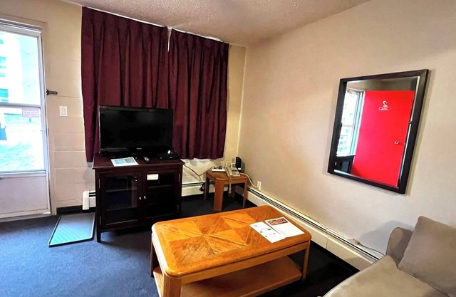 Red Rest Motel