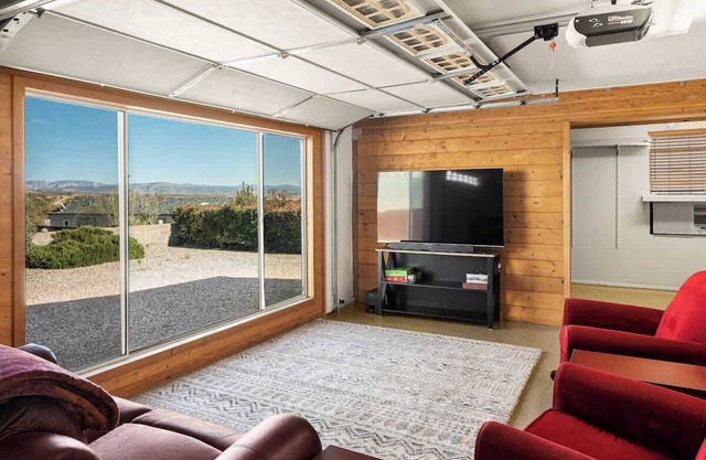 Red Rock Views, Game Room, Scenic, Peaceful Escape