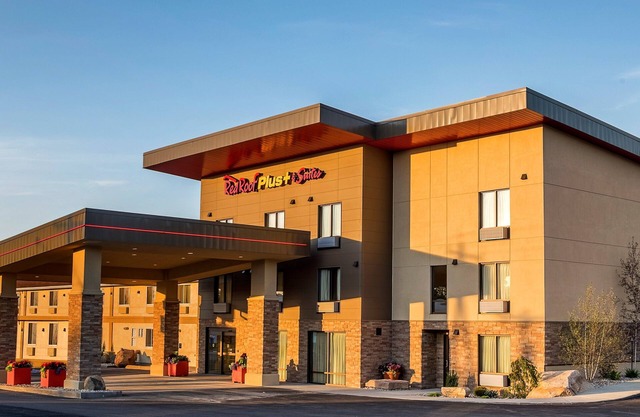 Red Roof Inn PLUS+ & Suites Malone