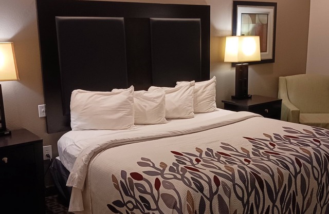 Red Roof Inn & Suites Longview