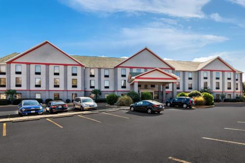 Red Roof PLUS+ & Suites Atlanta Airport South