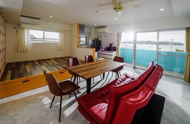 Red Room / Uruma Okinawa