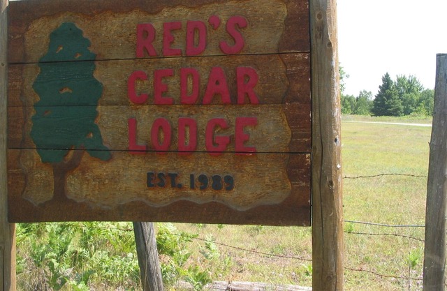 Red's Cedar Lodge, tranquilo, relajante y privado,