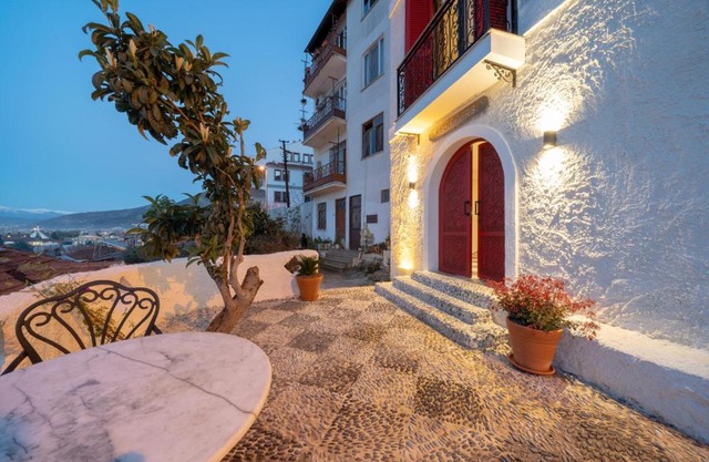 Reddoors Suites Sea View