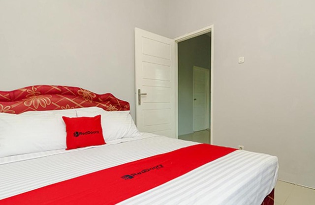 RedDoorz @ Jalan Demang Lebar Raya Palembang