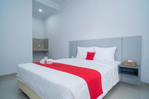 RedDoorz @ Jalan Gunung Talang Mahendradatta