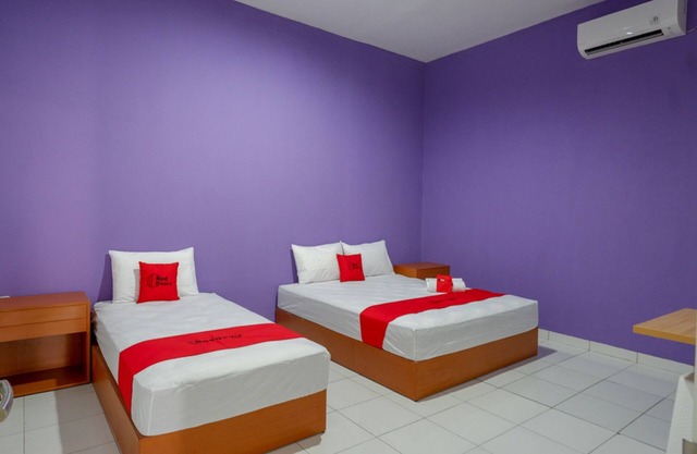 RedDoorz near Alun Alun Kaliwungu Kendal