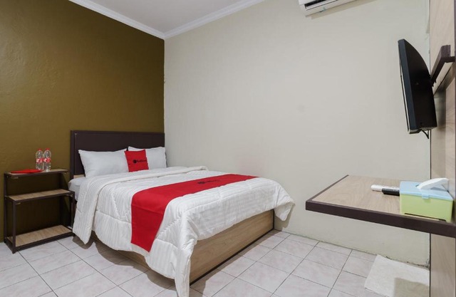 RedDoorz near Cikampek Mall Karawang