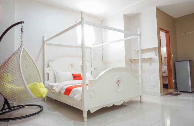 RedDoorz near Kemang Square