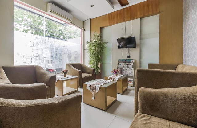 RedDoorz near Mall Panakkukang 3