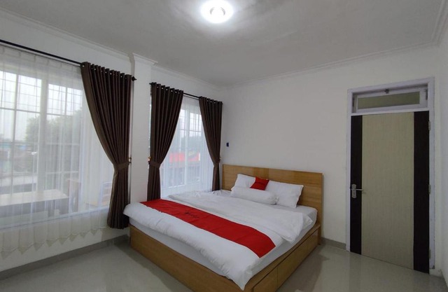 RedDoorz near Rita Super Mall Purwokerto