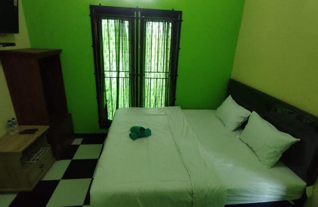 RedDoorz near RSUD Kebumen 2