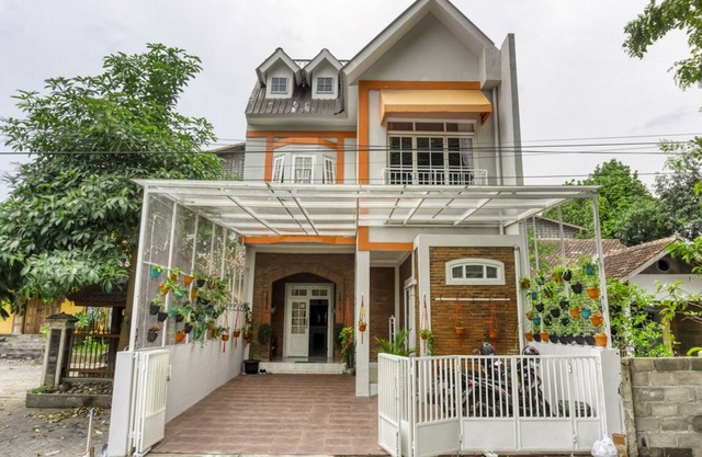 RedDoorz near Sindu Kusuma Edupark 2