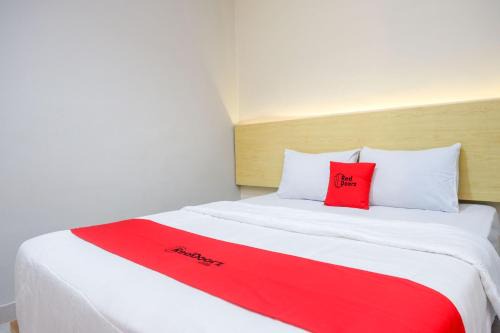 RedDoorz near Stasiun Batang
