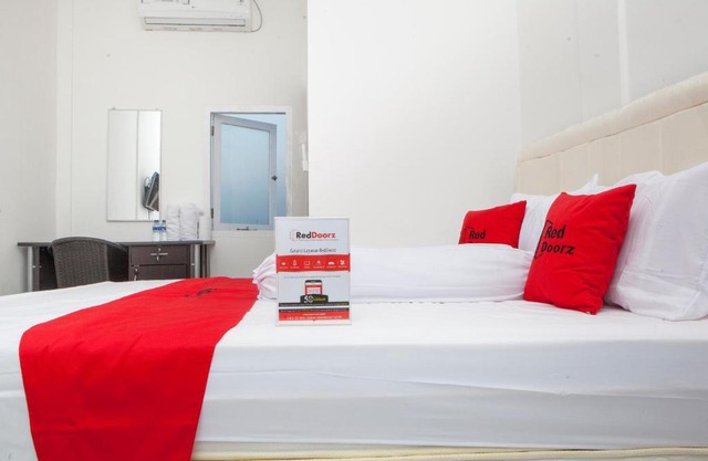 RedDoorz near Telkom Corporate University