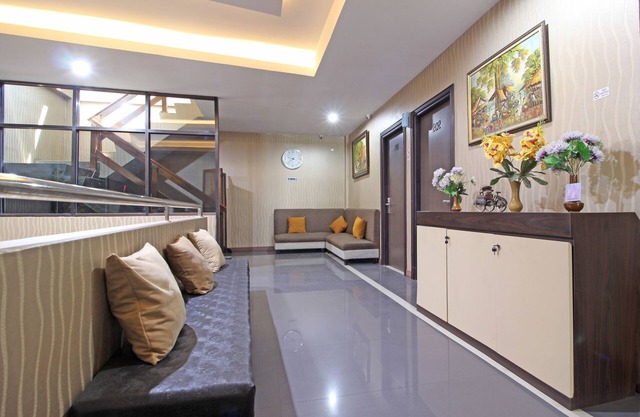 RedDoorz near UNS Solo