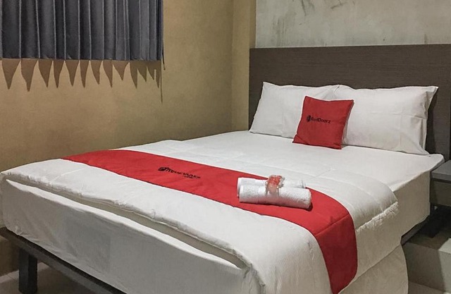RedDoorz near Wisata Paribendo Lawang