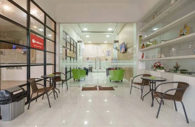 RedDoorz Plus @ Cemara Asri Medan