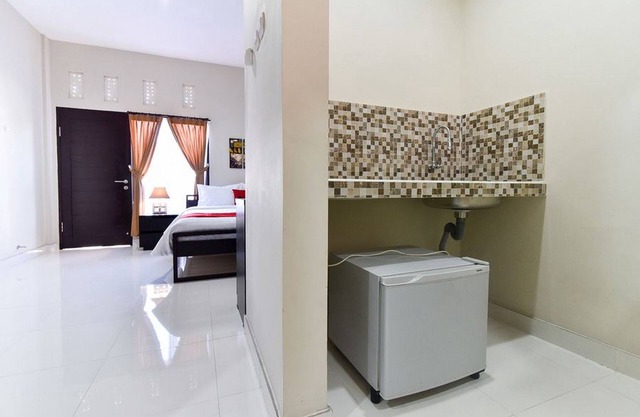 RedDoorz Plus near Jalan Imam Bonjol Denpasar