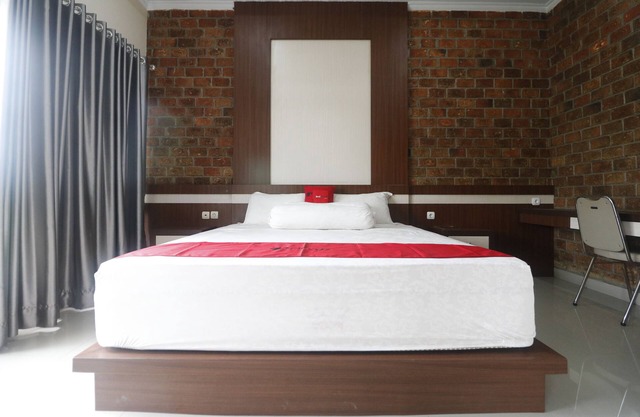 RedDoorz Plus near Kualanamu Airport