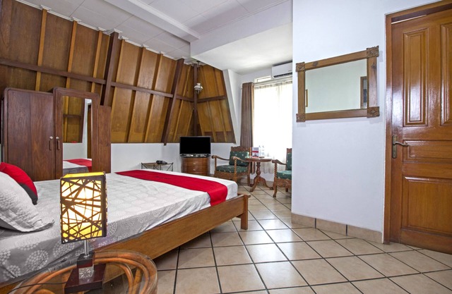 RedDoorz Plus near Parahyangan University