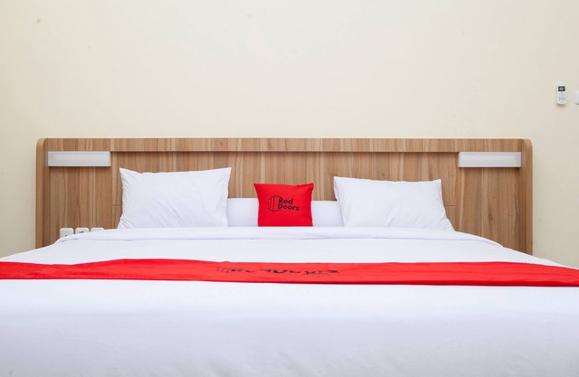 RedDoorz Plus near Pasundan University