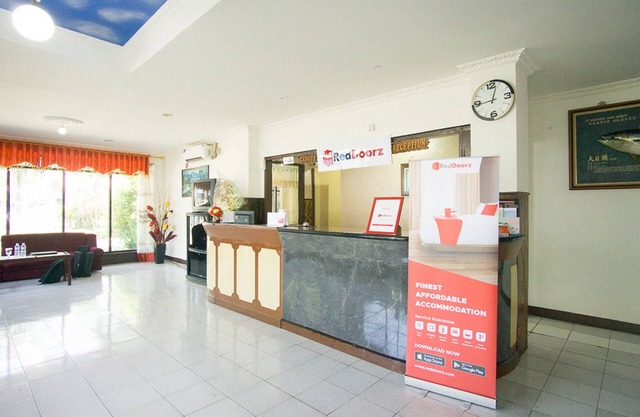 RedDoorz Plus near Pelabuhan Bitung