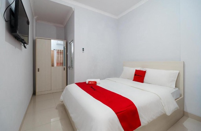 RedDoorz Plus near Simpang Tiga Tritayasa Cilegon