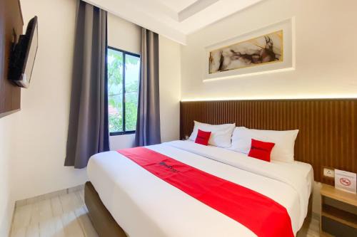 RedDoorz Plus Near SP Plaza Batu Aji Batam