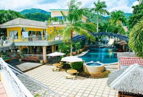 RedDoorz Premium at Villa Kristalene Resort