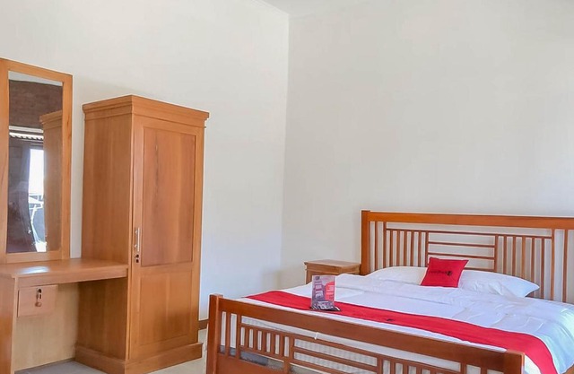 RedDoorz Resort near Darajat Garut