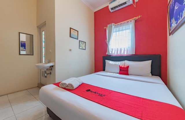 RedDoorz Syariah at Sudirman Street Garut
