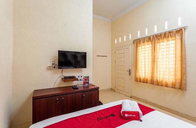 RedDoorz Syariah @ Jalan Letda Sujono Tembung