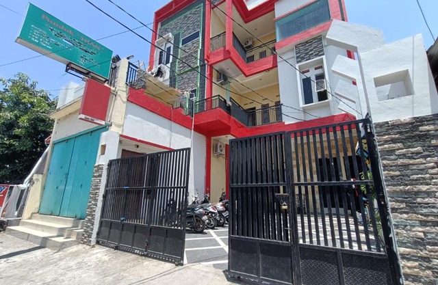 RedDoorz Syariah near Rumah Sakit Umum Wisata UIT