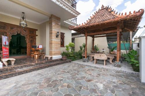 RedDoorz Syariah near Exit Toll Banyumanik Semarang